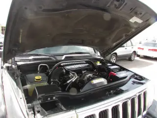 2007 Jeep Commander Sport