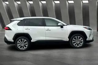 Toyota RAV4 2024 XLE Premium 4dr SUV