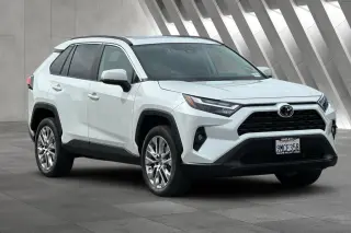 Toyota RAV4 2024 XLE Premium 4dr SUV