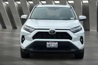 Toyota RAV4 2024 XLE Premium 4dr SUV