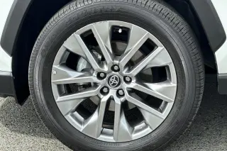 Toyota RAV4 2024 XLE Premium 4dr SUV