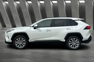 Toyota RAV4 2024 XLE Premium 4dr SUV