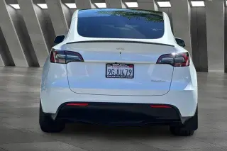 Tesla Model Y 2023 AWD Performance 4dr Crossover