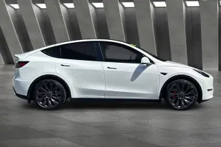 Tesla Model Y 2023 AWD Performance 4dr Crossover