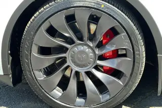 Tesla Model Y 2023 AWD Performance 4dr Crossover