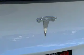 Tesla Model Y 2023 AWD Performance 4dr Crossover