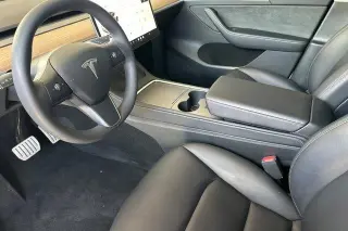 Tesla Model Y 2023 AWD Performance 4dr Crossover