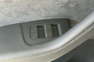 Tesla Model Y 2023 AWD Performance 4dr Crossover