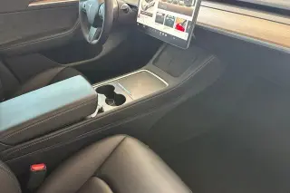 Tesla Model Y 2023 AWD Performance 4dr Crossover