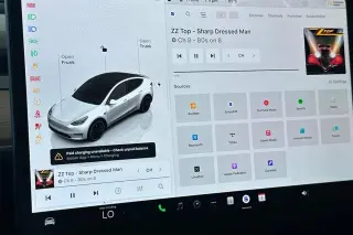 Tesla Model Y 2023 AWD Performance 4dr Crossover