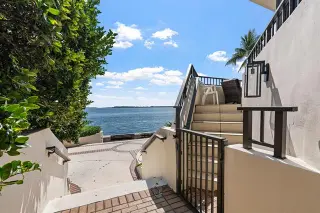 Propiedad en alquiler con 2 habitaciones y 2.5 baños en Miami