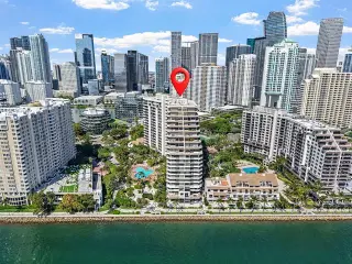 Propiedad en alquiler con 2 habitaciones y 2.5 baños en Miami