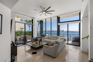 Propiedad en alquiler con 2 habitaciones y 2.5 baños en Miami
