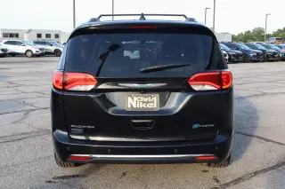 2018 Chrysler Pacifica Hybrid Limited