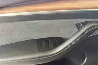 Tesla Model Y 2024 AWD Long Range 4dr Crossover