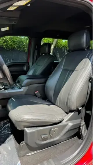 🛻 *Ford F-150 XLT