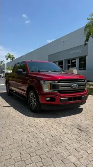 🛻 *Ford F-150 XLT