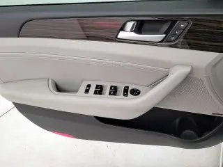 Hyundai SONATA Híbrido Enchufable 2017 Limited 4 puertas Sedan