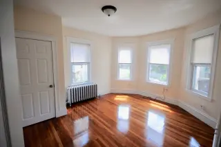 Propiedad en alquiler con 4 habitaciones y 2 baños en Jamaica Plain
