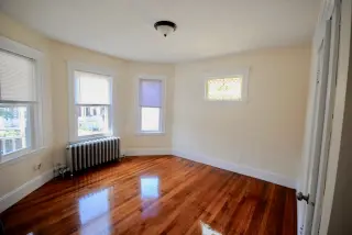 Propiedad en alquiler con 4 habitaciones y 2 baños en Jamaica Plain