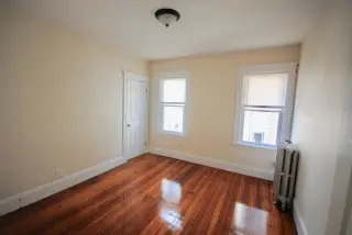 Propiedad en alquiler con 4 habitaciones y 2 baños en Jamaica Plain