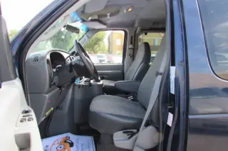 2003 Ford E-Series E-150 XLT