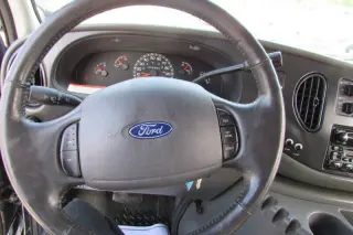 2003 Ford E-Series E-150 XLT