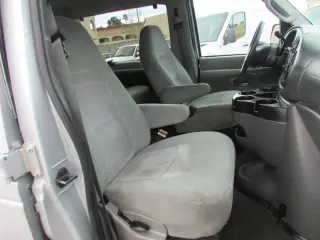 2006 Ford E-Series E-350 SD Chateau