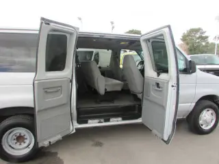 2006 Ford E-Series E-350 SD Chateau
