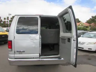 2006 Ford E-Series E-350 SD Chateau