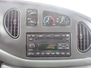 2006 Ford E-Series E-350 SD Chateau