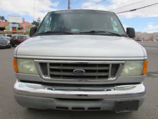 2006 Ford E-Series E-350 SD Chateau