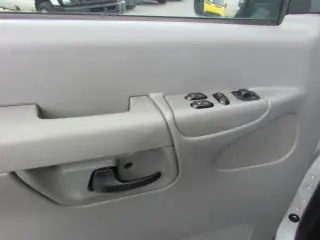 2006 Ford E-Series E-350 SD Chateau