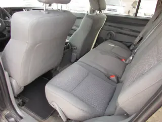 2007 Jeep Commander Sport