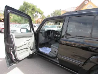 2007 Jeep Commander Sport