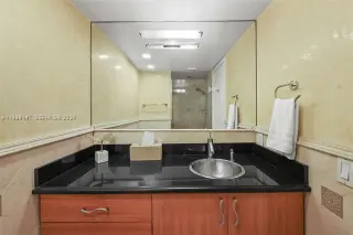 Propiedad en alquiler con 2 habitaciones y 2 baños en Miami