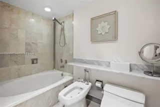 Propiedad en alquiler con 2 habitaciones y 2 baños en Miami