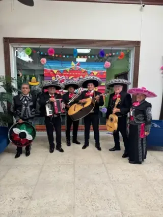 Armando y su mariachi chapala