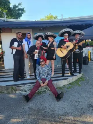 Armando y su mariachi chapala