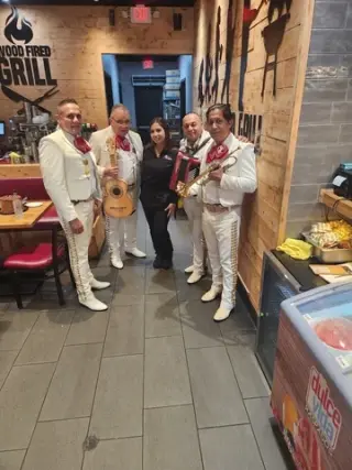 Armando y su mariachi chapala