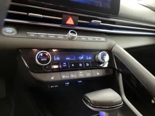 Hyundai ELANTRA 2022 Limited 4dr Sedan SULEV