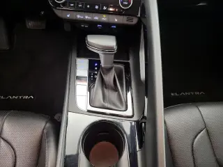 Hyundai ELANTRA 2022 Limited 4dr Sedan SULEV