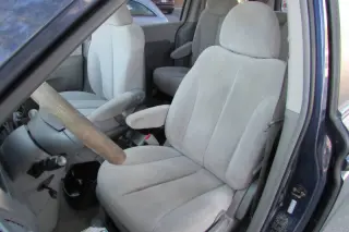 2006 Kia Sedona LX