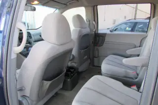 2006 Kia Sedona LX