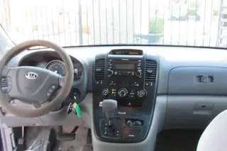 2006 Kia Sedona LX