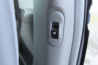 2006 Kia Sedona LX