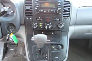 2006 Kia Sedona LX