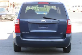 2006 Kia Sedona LX