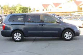 2006 Kia Sedona LX