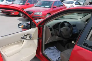 2005 Ford Focus ZX4 SE
